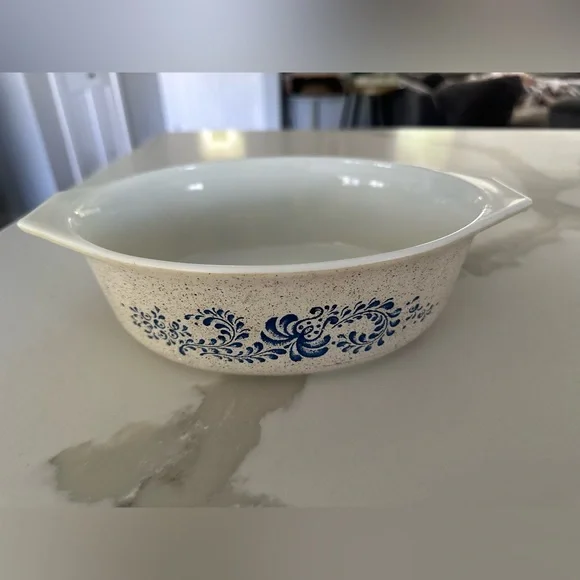 Pyrex dish - Picture 1 of 5